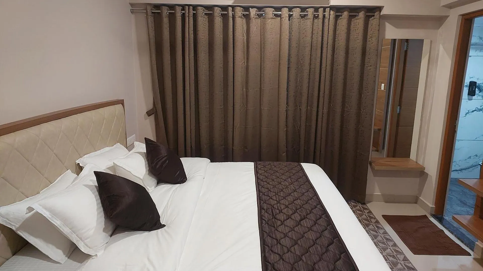 Apartment Lavender Airport Suits Nedumbassery